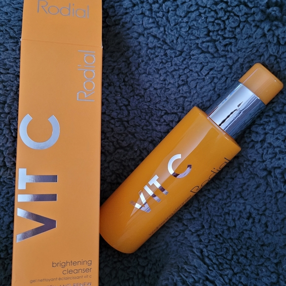 Brand new Vitamin C Brightening Facial Cleanser. - Picture 2 of 2